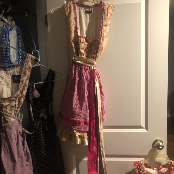 Assorted dirndls for quick reference - Picture 6 of 8